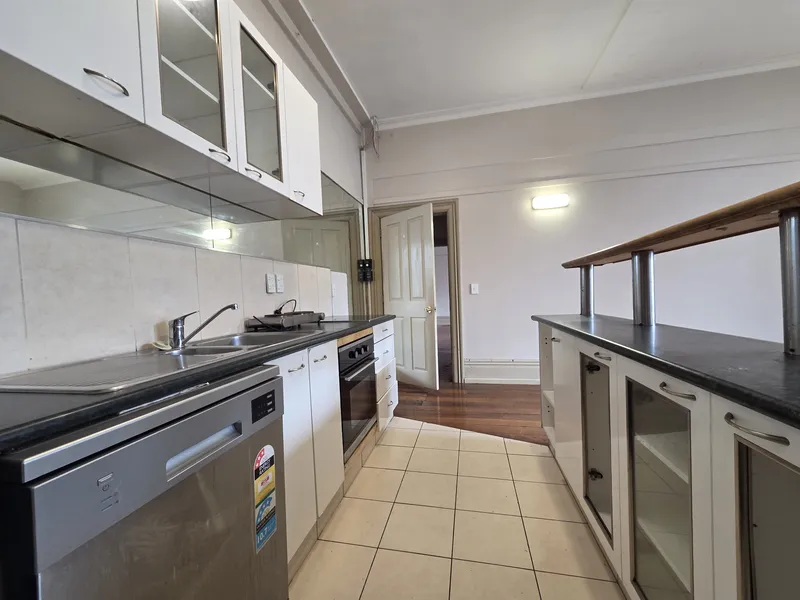 2/33 Vivian Street